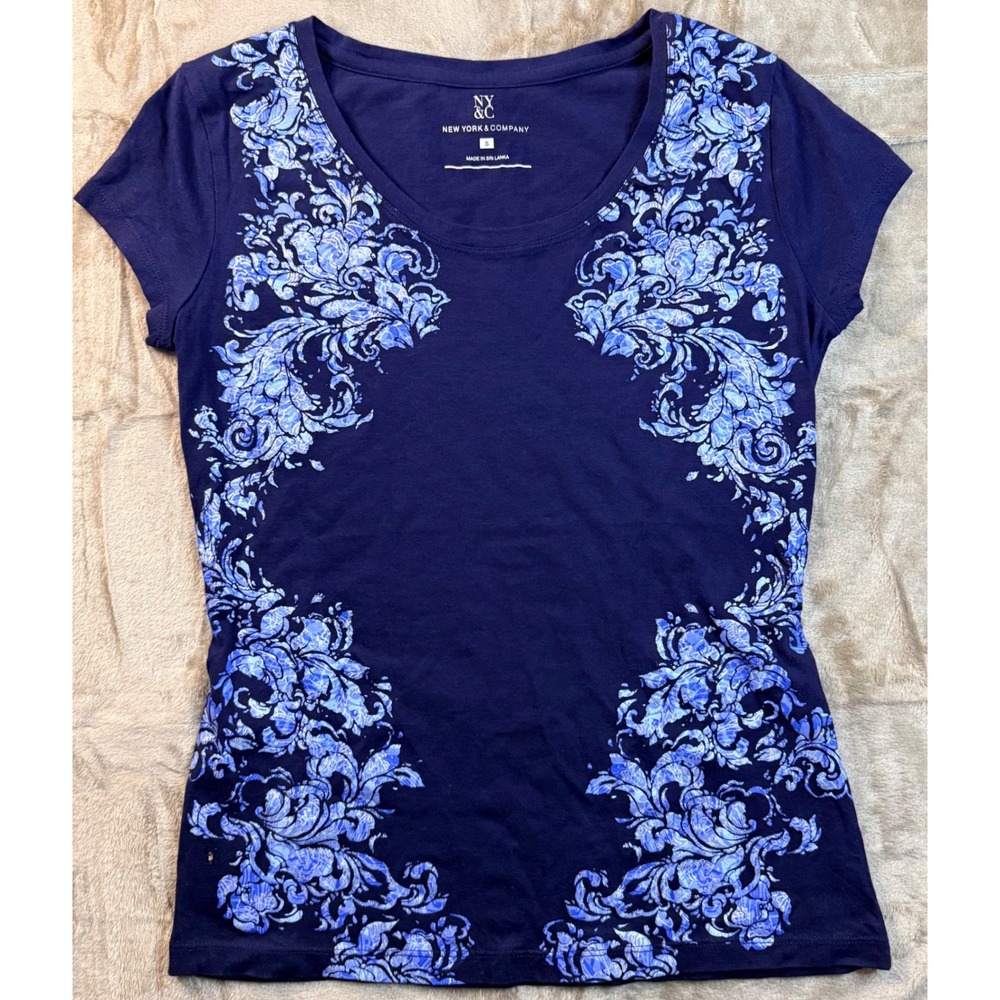Y2K Fairycore New‎ York & Company Navy Blue Damask Floral Graphic Tee Spring